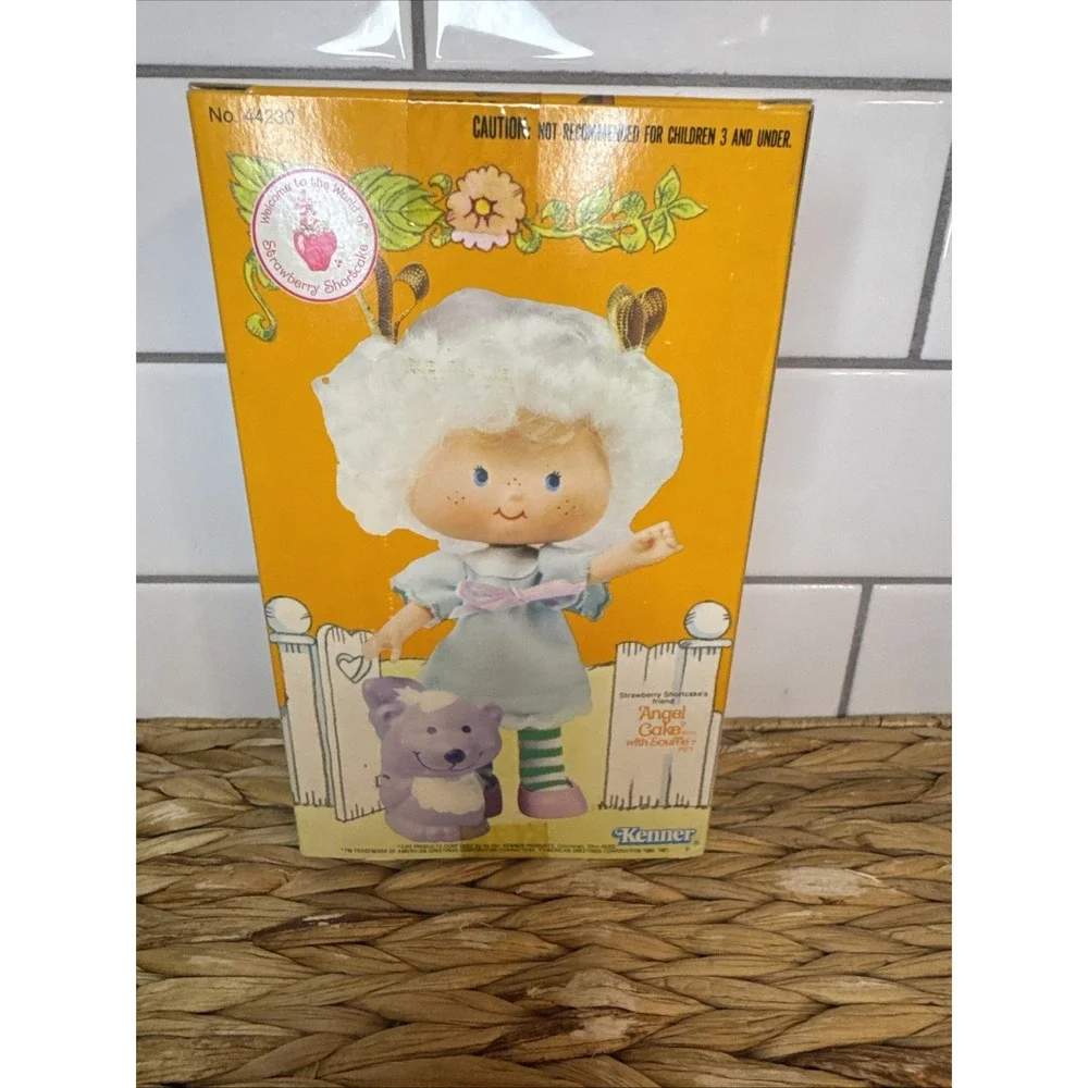 NRFB Vintage 1982 ANGEL CAKE with SOUFFLE Strawberry Shortcake‎ Doll SEALED BOX